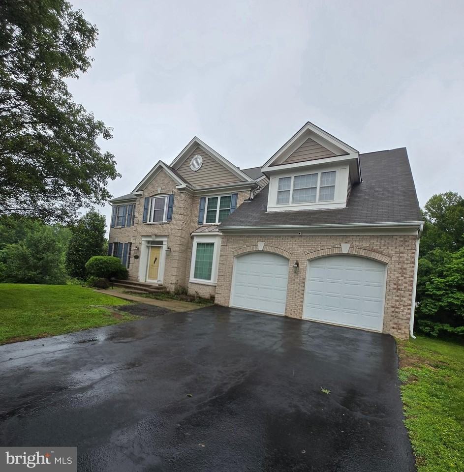 17090 Anns Brook Ct - Photo 2 of 21