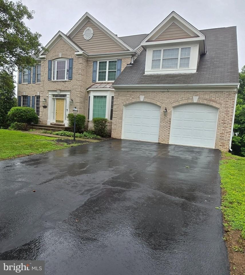 17090 Anns Brook Ct - Photo 3 of 21