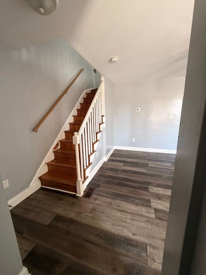 4114 Century Rd - Photo 5 of 10