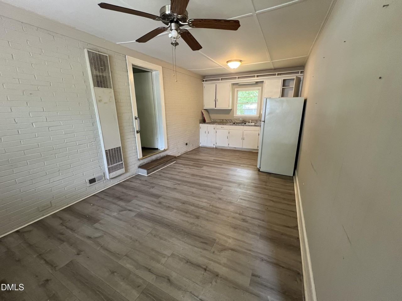 102 1/2 Ford Cir - Photo 2 of 5