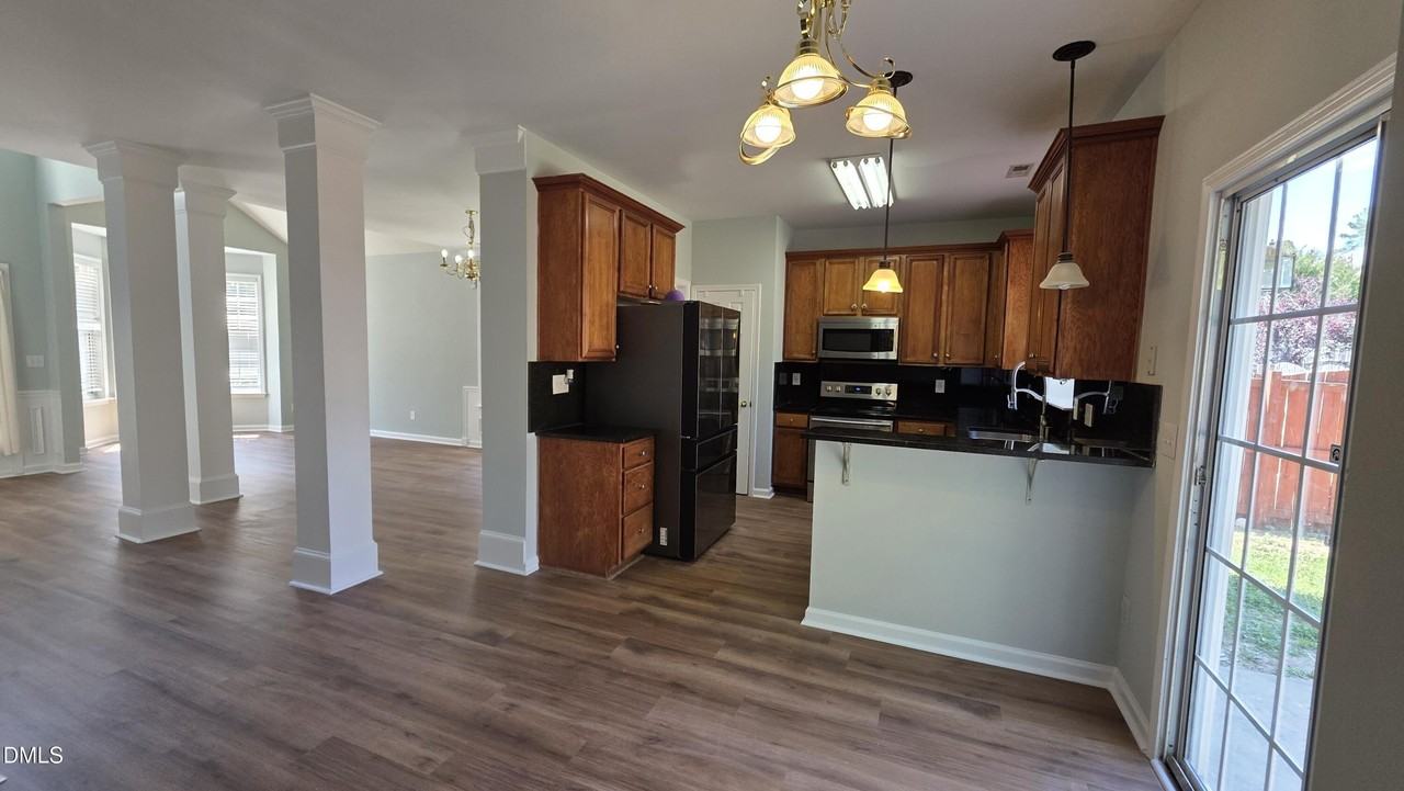 5417 Keowee Way - Photo 7 of 19