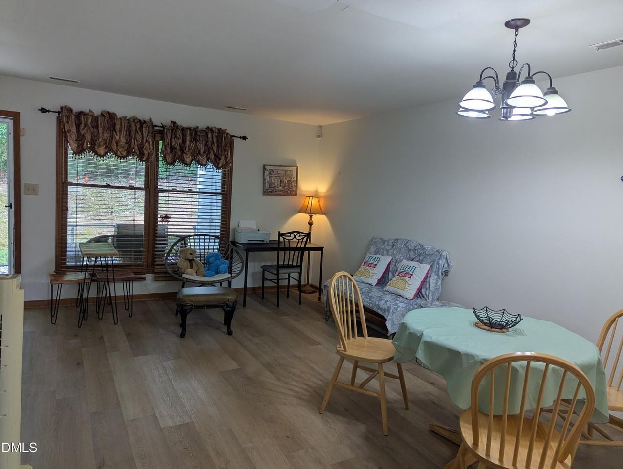 24 Georgetown Ct - Photo 2 of 16