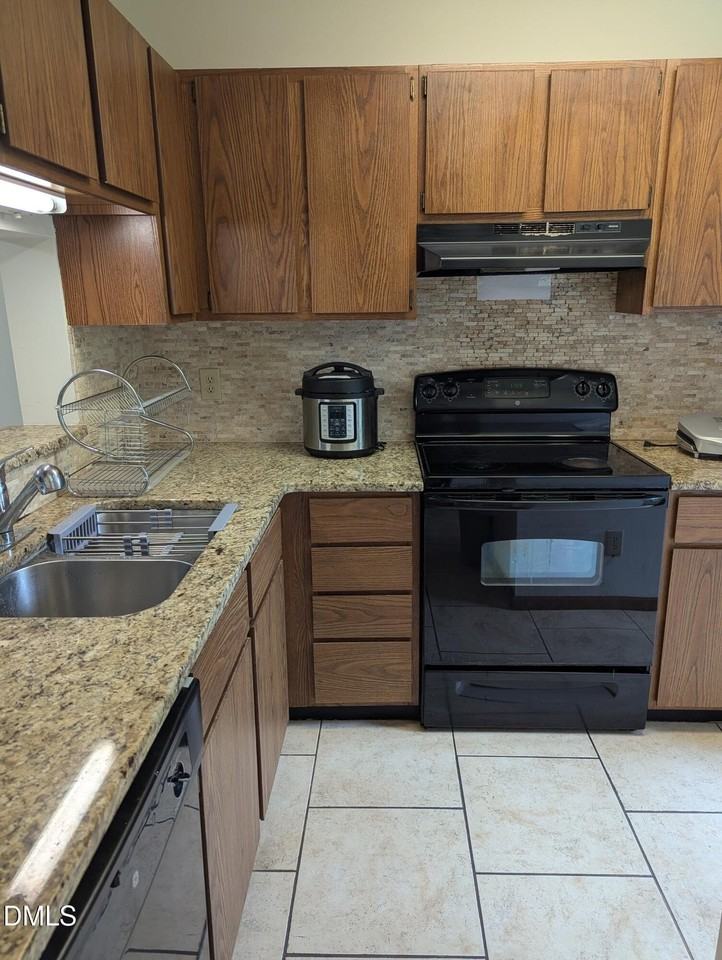 24 Georgetown Ct - Photo 5 of 16