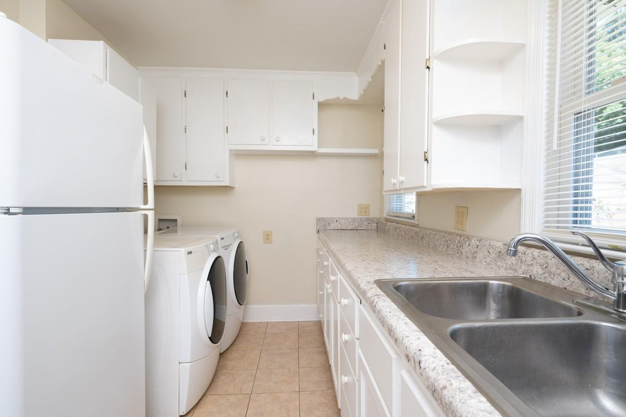 1232 Garden Dr - Photo 4 of 34
