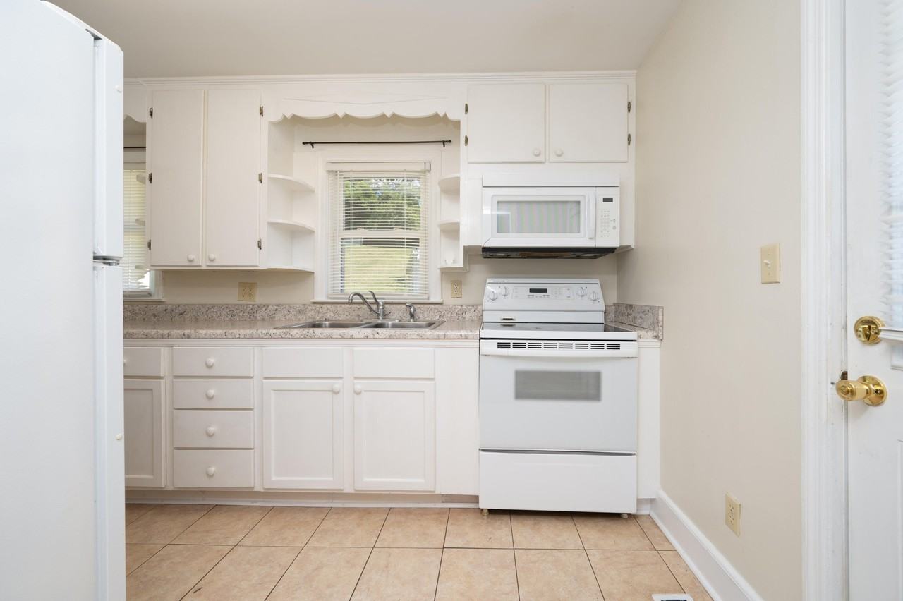 1232 Garden Dr - Photo 5 of 34