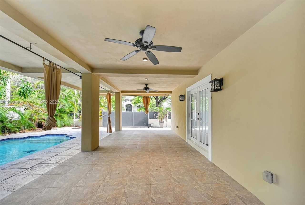 3040 Lucaya St - Photo 4 of 26