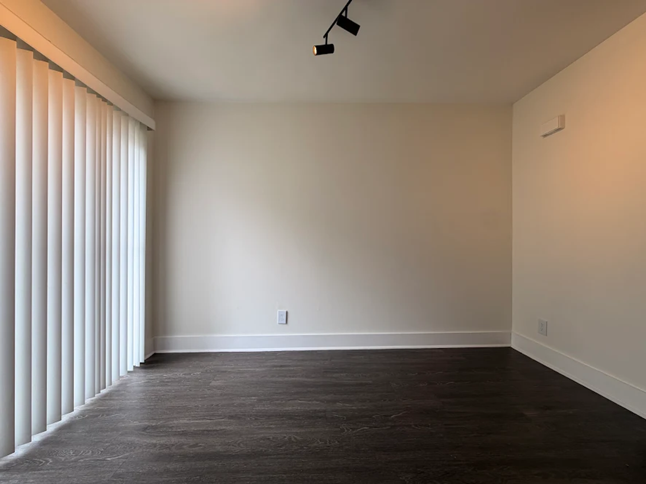 2721 White Oak Drive - Photo 3 of 17
