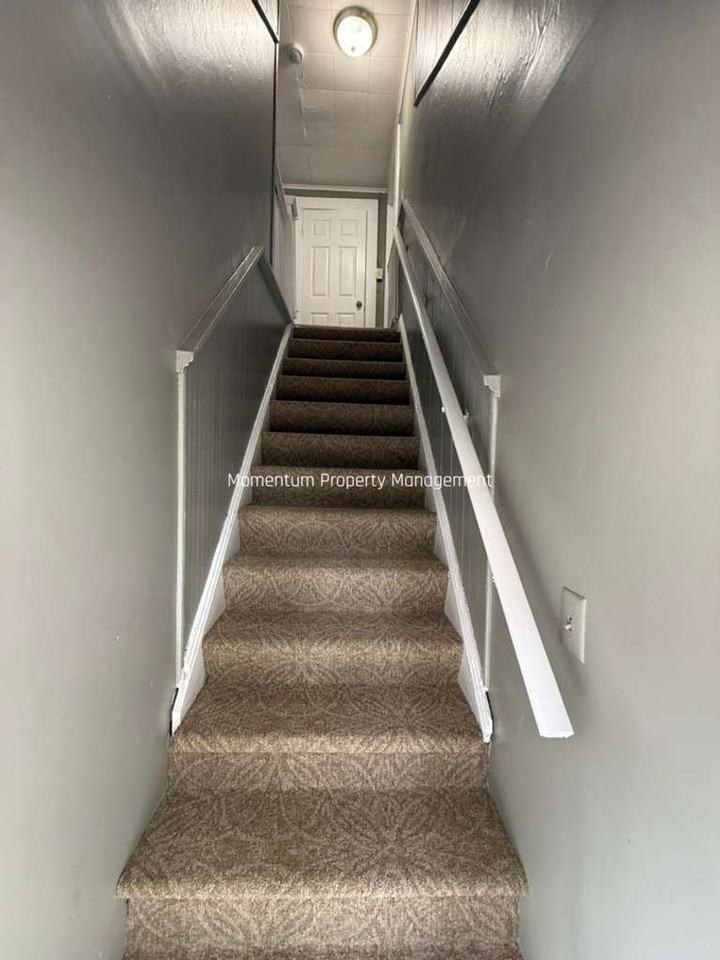8118 N Alaska St - Photo 2 of 13