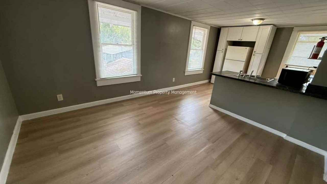 8118 N Alaska St - Photo 4 of 13