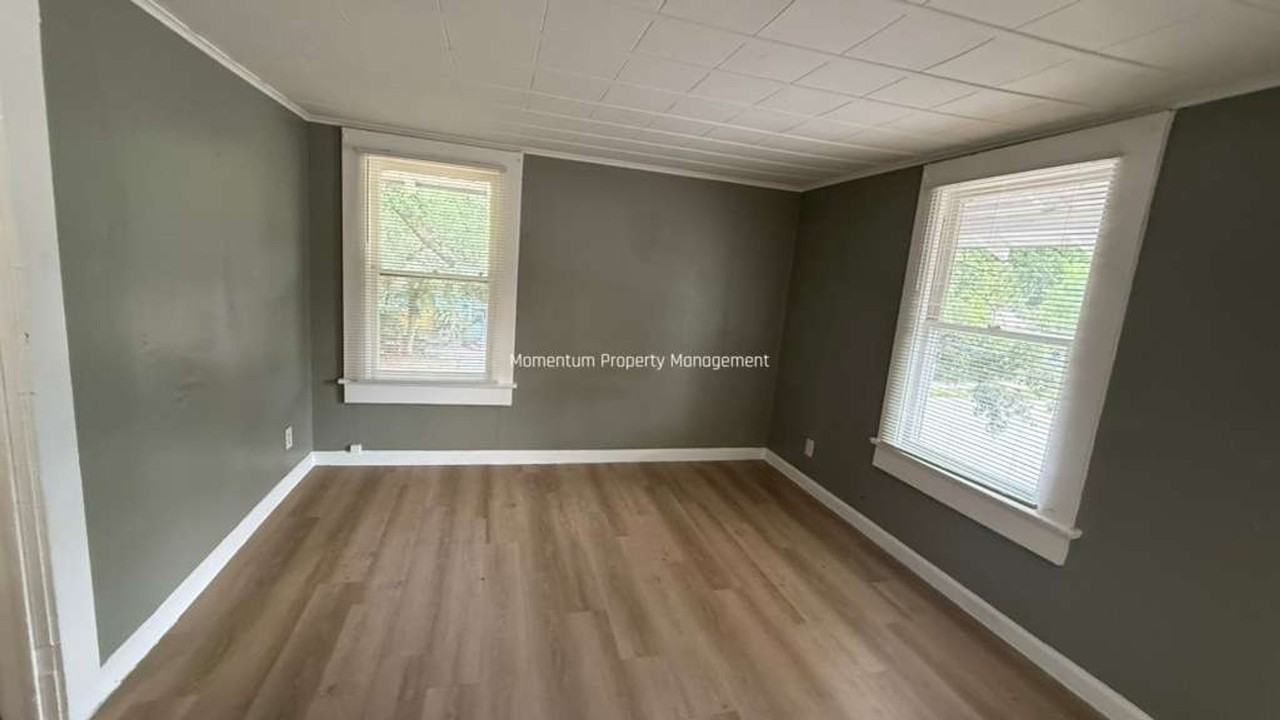 8118 N Alaska St - Photo 6 of 13