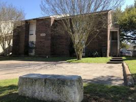 featured image of 2608B Pecan Knoll St