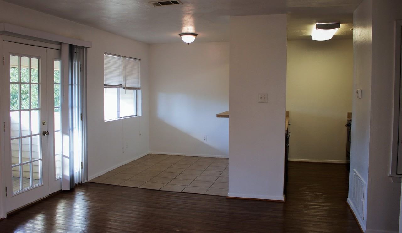 2608B Pecan Knoll St - Photo 2 of 12