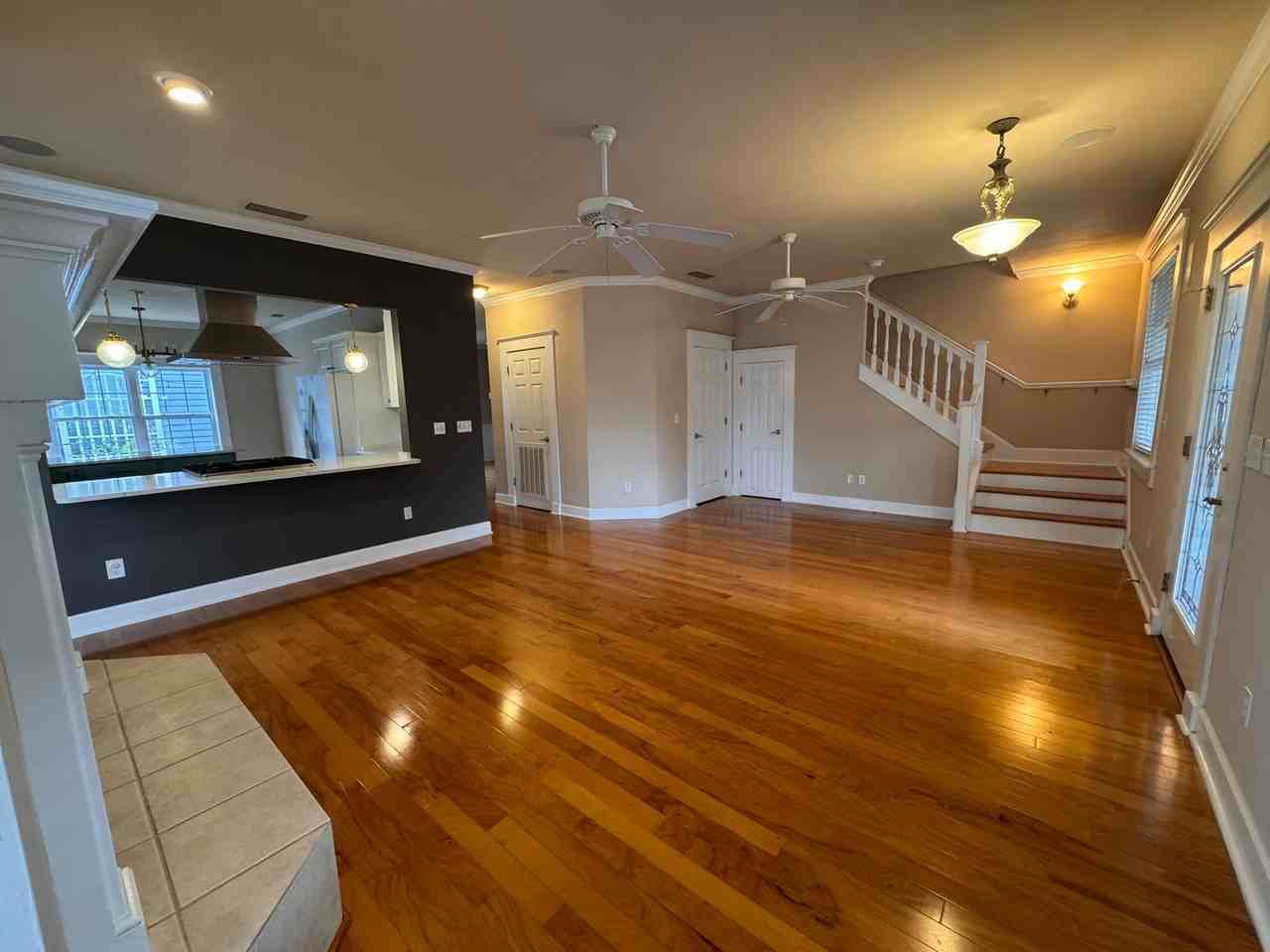 5020 Nw 10th Pl - Photo 4 of 15