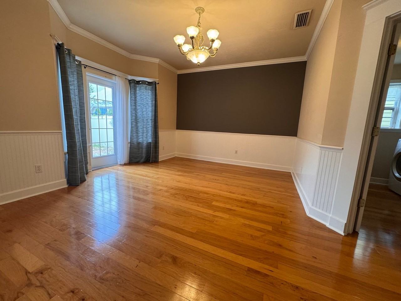 5020 Nw 10th Pl - Photo 5 of 15