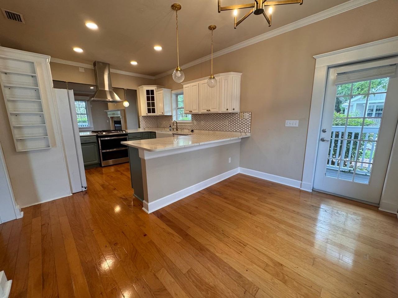 5020 Nw 10th Pl - Photo 6 of 15