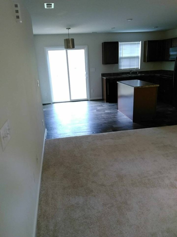 1700 Joseph Hewes Ct - Photo 3 of 16