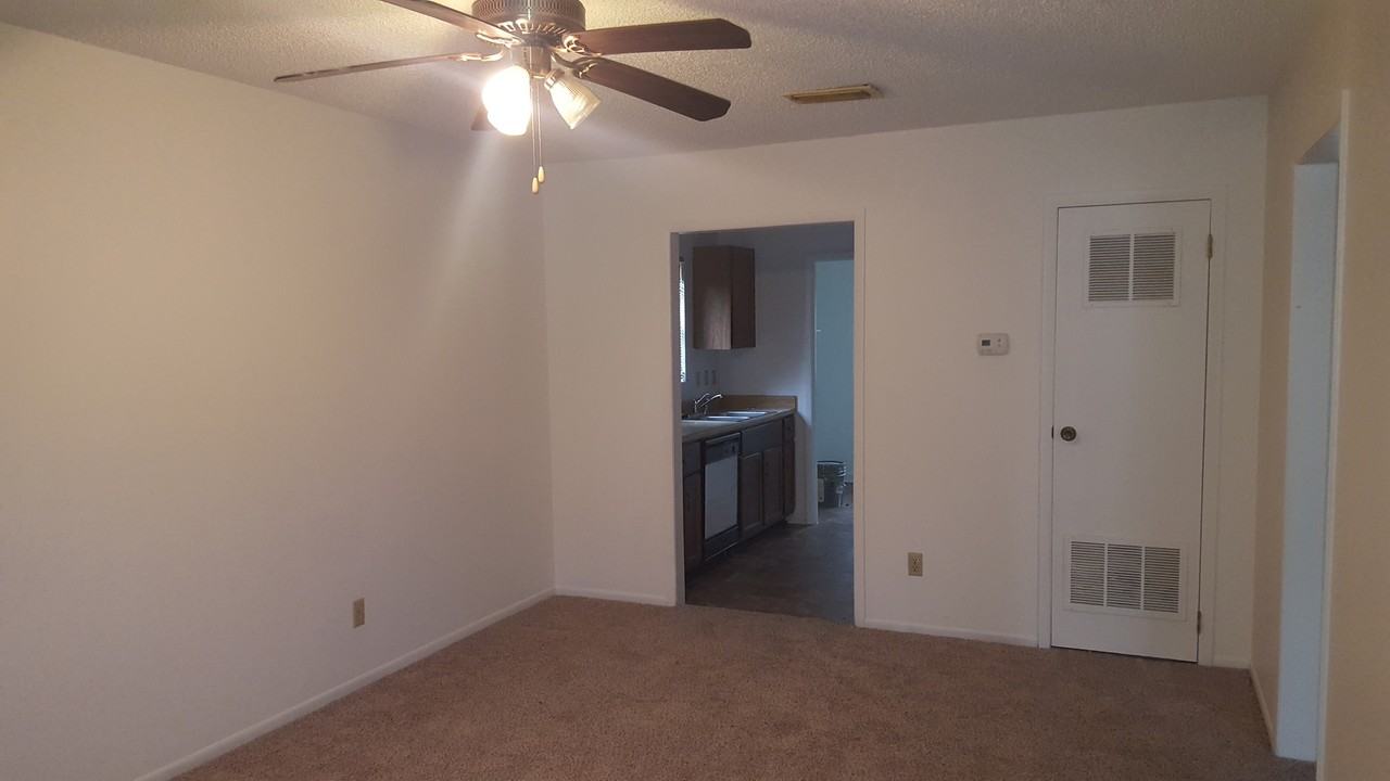 320 Station St #101 - Photo 4 of 12