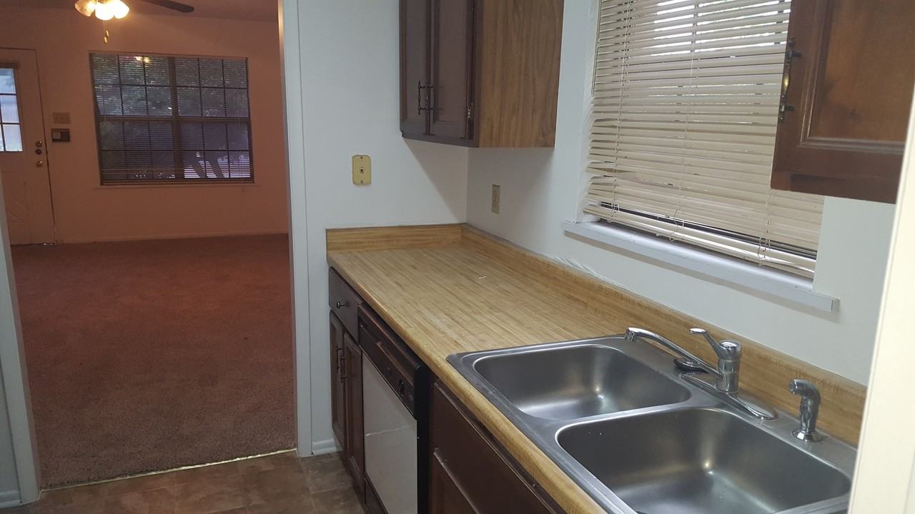 320 Station St #101 - Photo 5 of 12