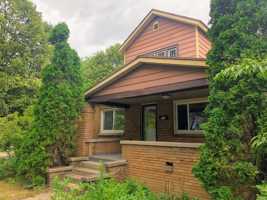 featured image of 224 Garfield Ave Nw