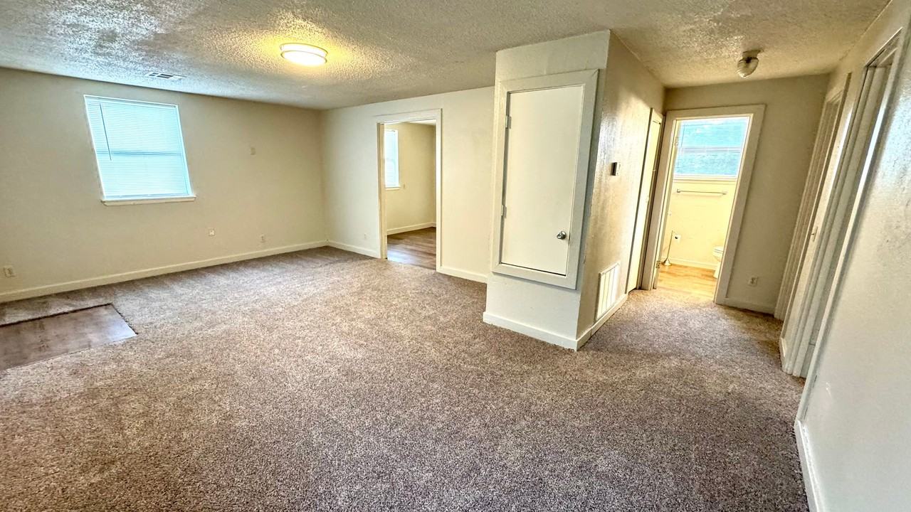 372 J Ave - Photo 3 of 13