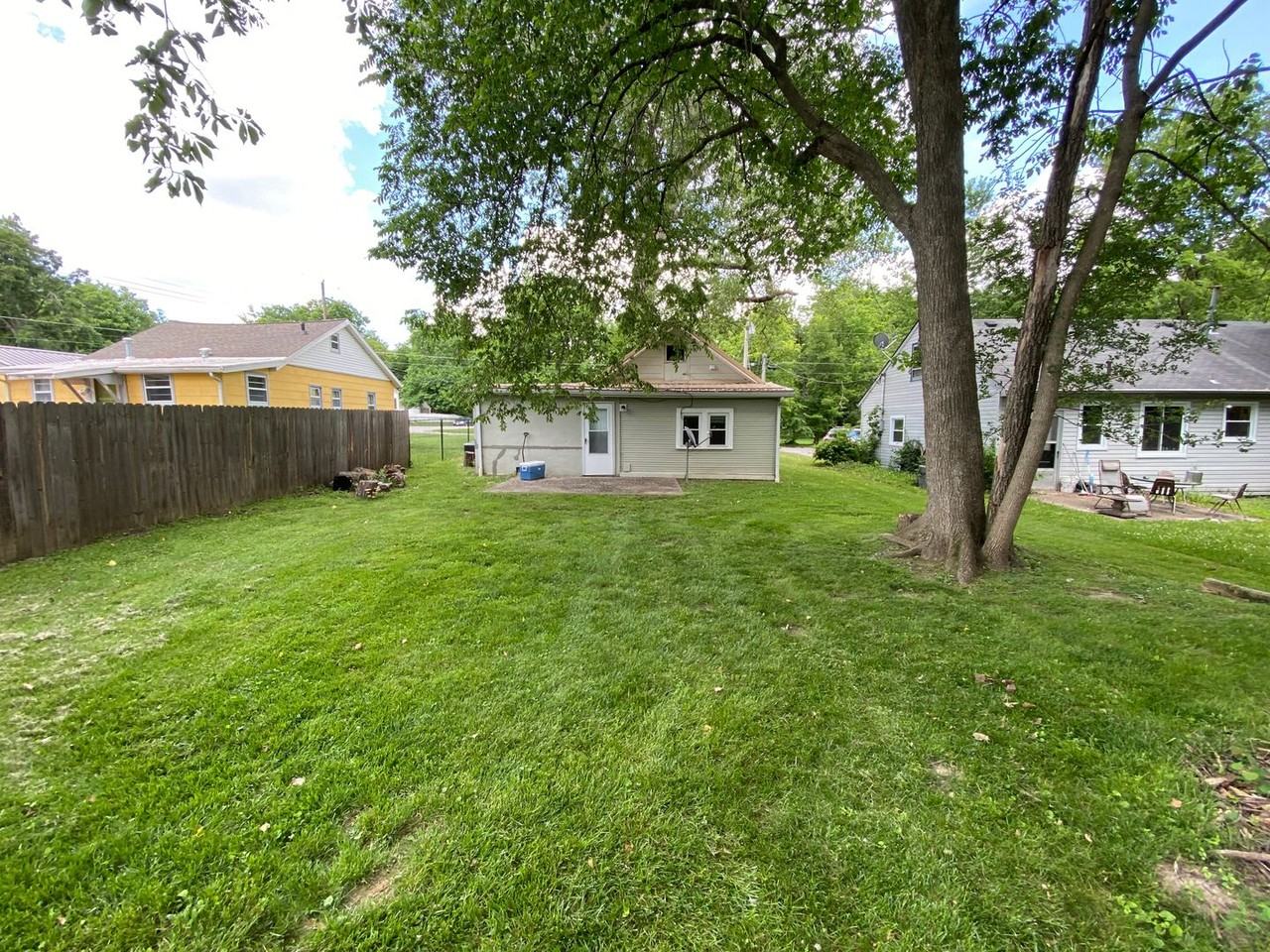 105 Clinton Dr - Photo 6 of 9