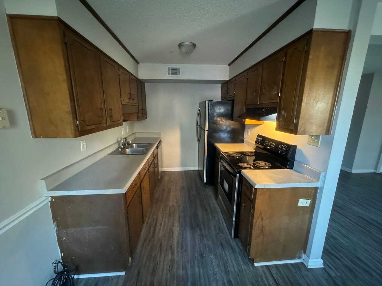 110 Chalet North Ct - Photo 4 of 8