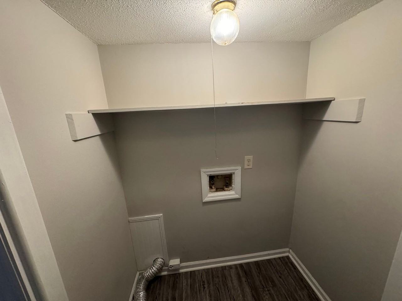110 Chalet North Ct - Photo 6 of 8