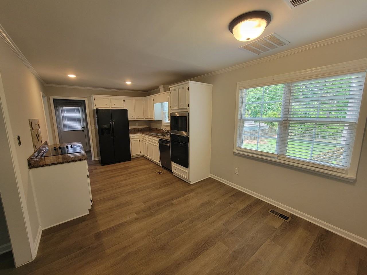 165 Ashley Cir - Photo 7 of 29