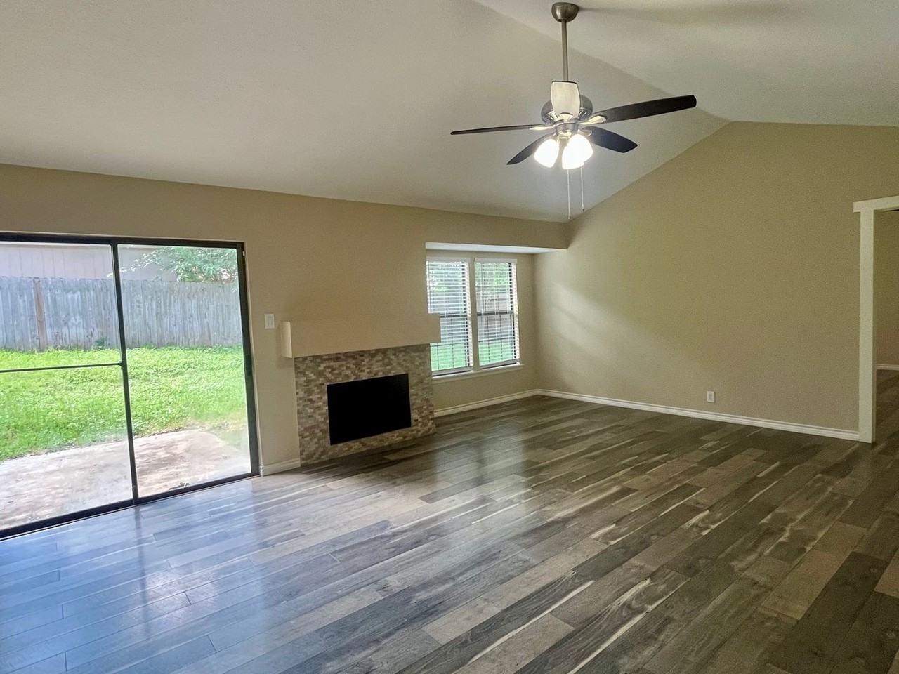 5426 Vista Run Dr - Photo 3 of 22