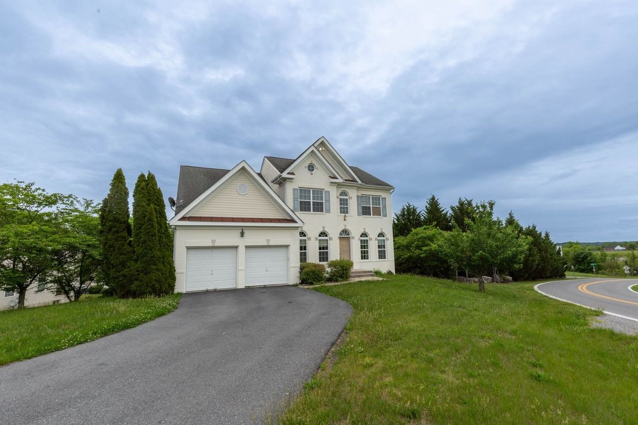 391 Sheerer Dr - Photo 4 of 50