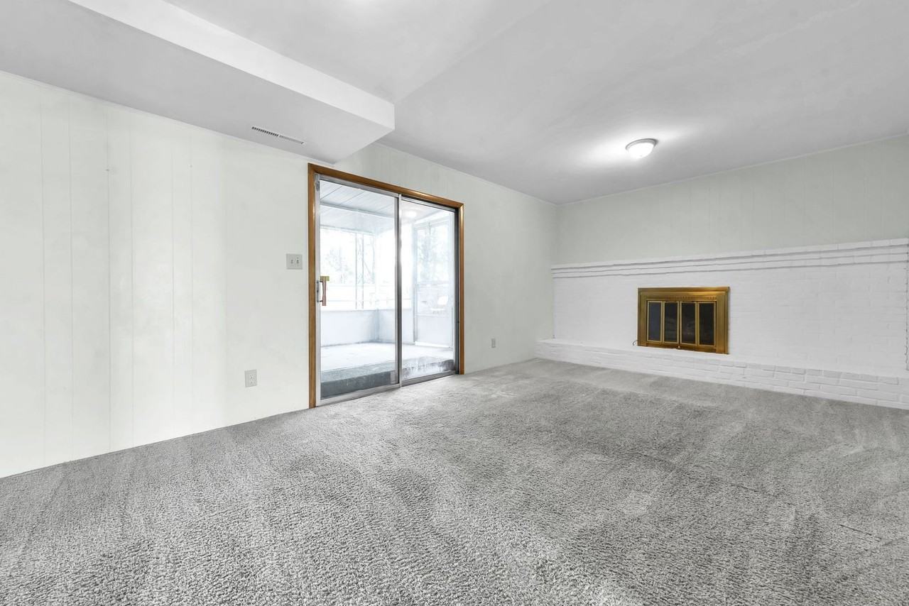 2032 Northcliff Dr - Photo 5 of 16