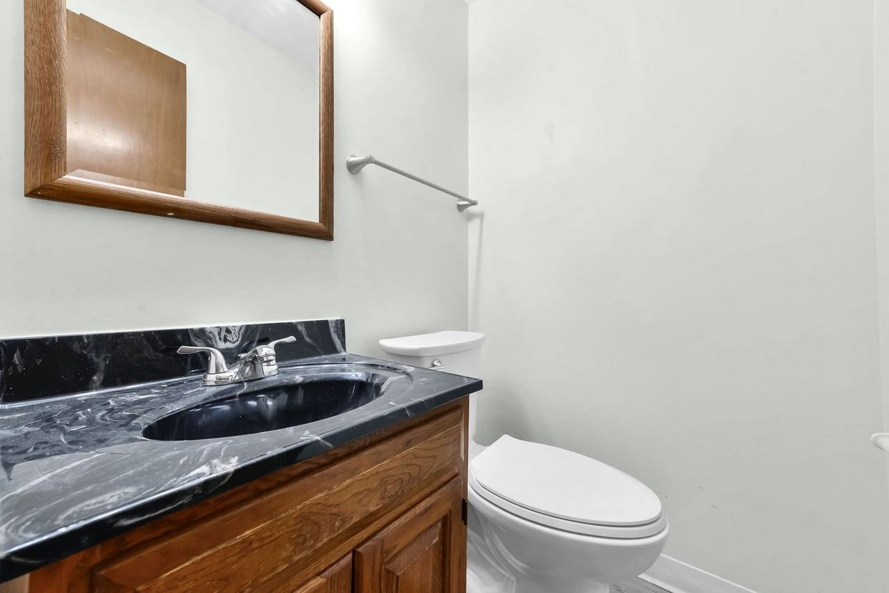 2032 Northcliff Dr - Photo 7 of 16