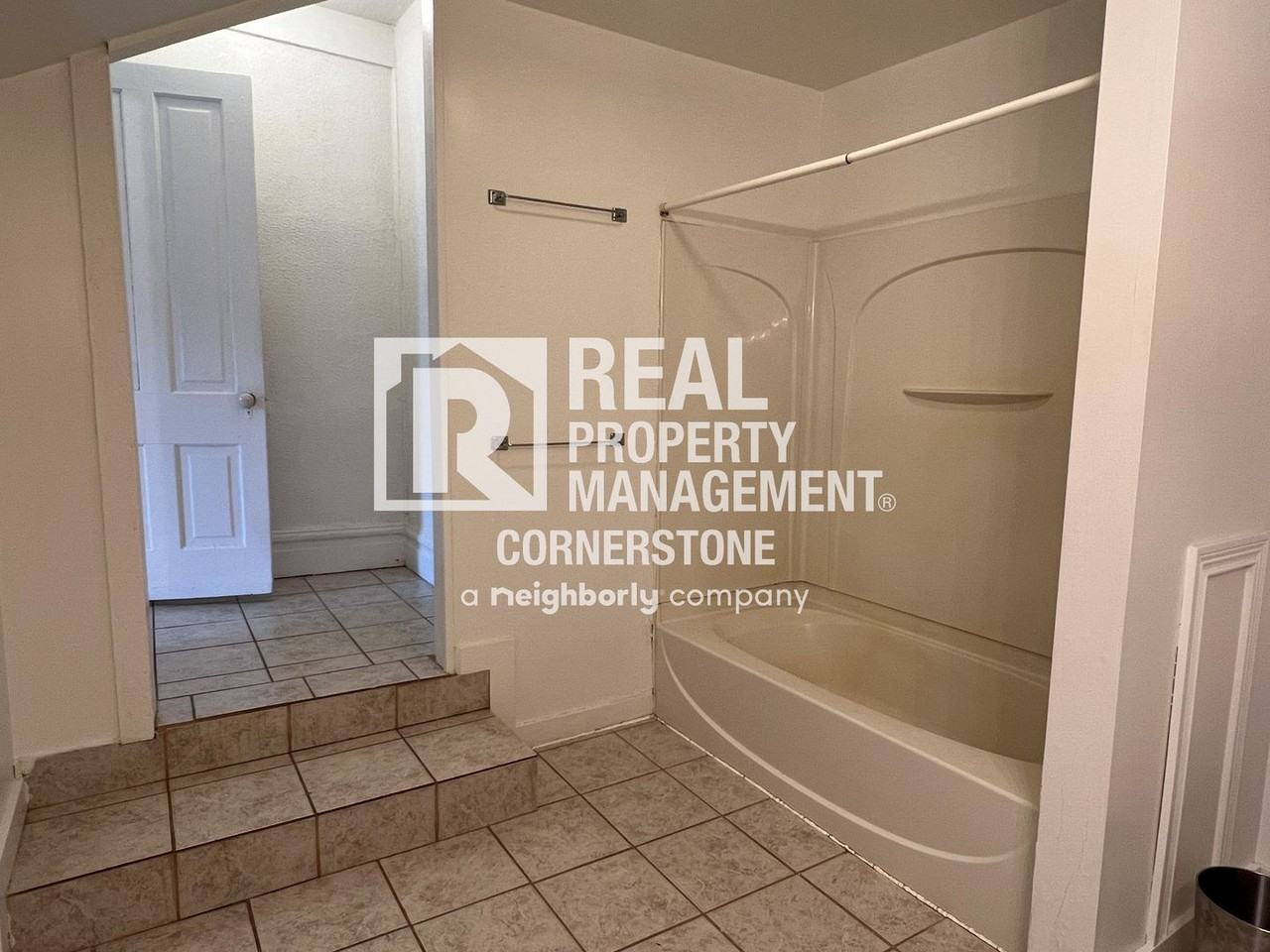 603 W Vine St #4 - Photo 7 of 12