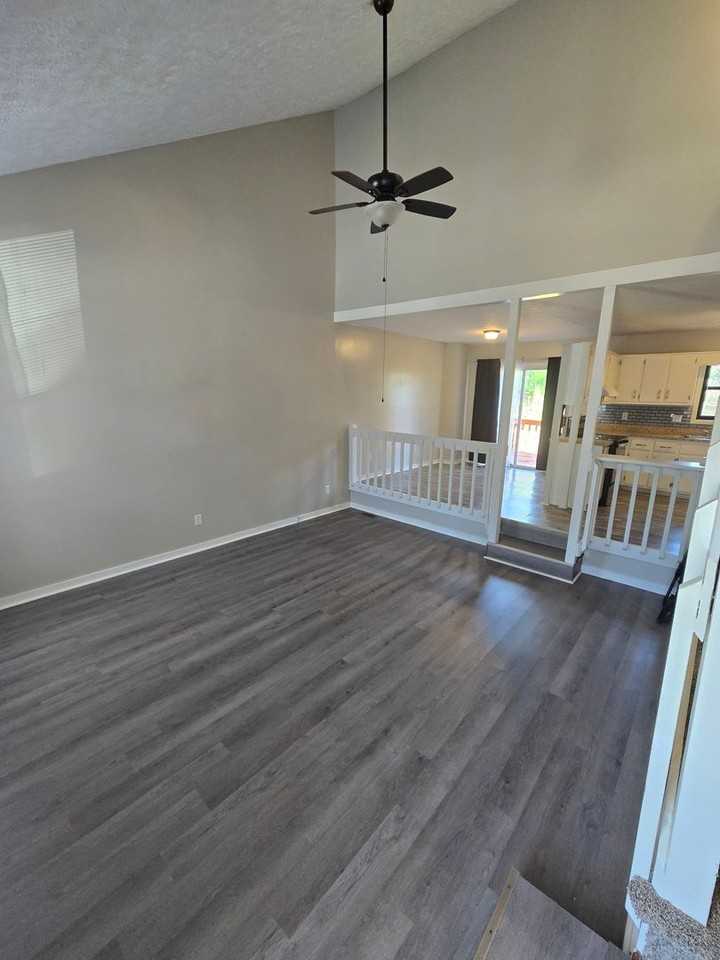 6484 Kelmscot Ct - Photo 2 of 15
