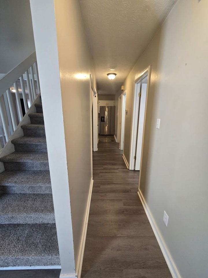 6484 Kelmscot Ct - Photo 4 of 15