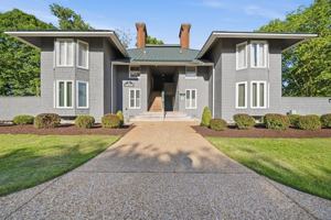 featured image of 713 Graves Ordinary