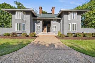 713 Graves Ordinary - Photo 1 of 1