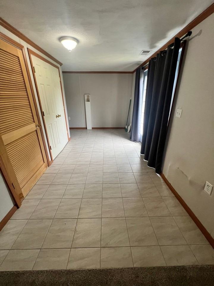 409 Wills Rd - Photo 6 of 14