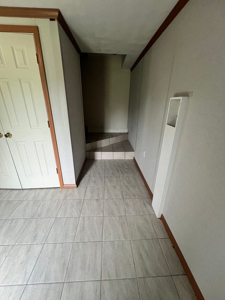 409 Wills Rd - Photo 7 of 14