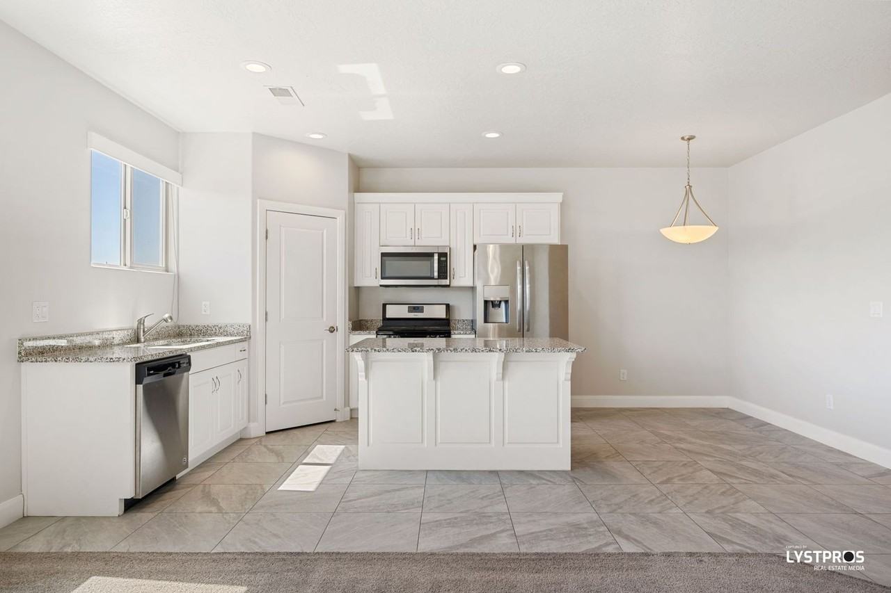 355 W 200 S #115 - Photo 5 of 30