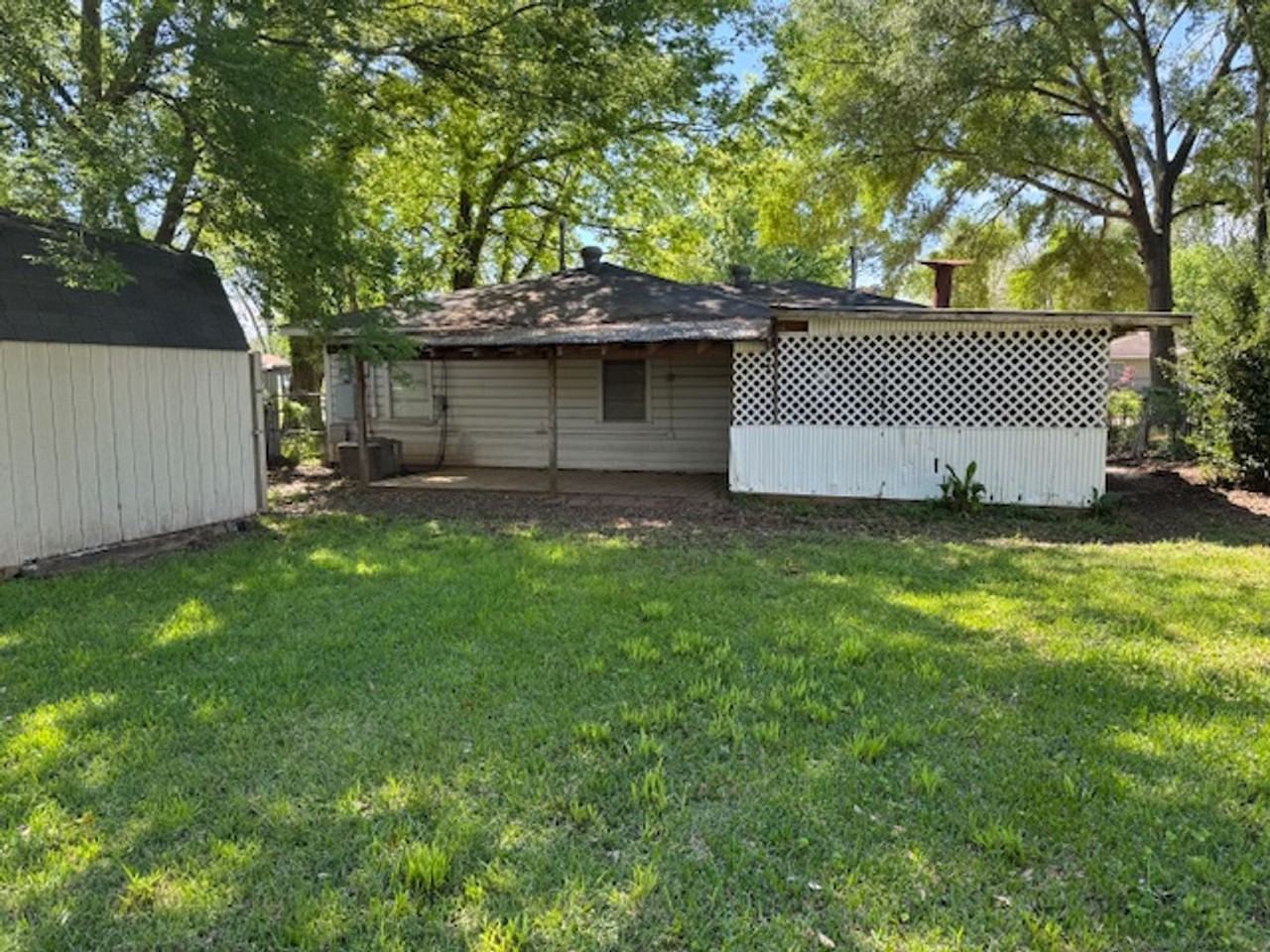 1711 San Saba St - Photo 2 of 11