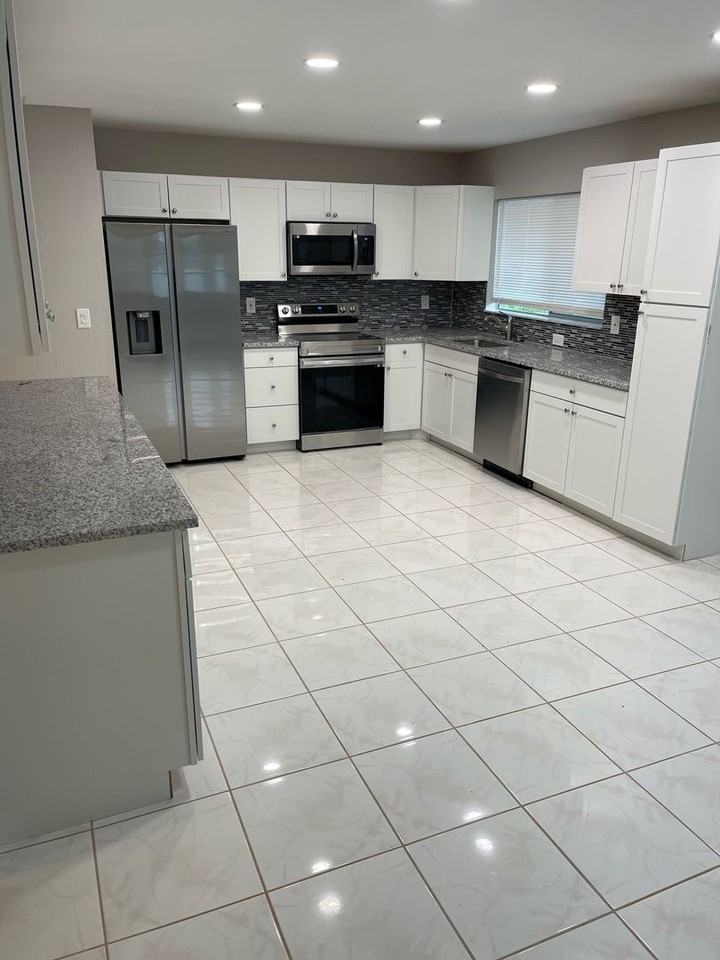 4246 Hokan Ave - Photo 5 of 26