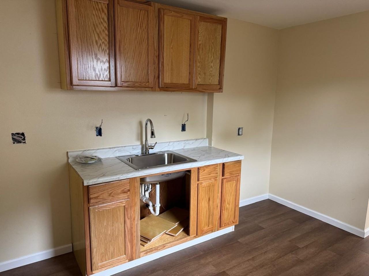 172 Roosevelt Rd - Photo 4 of 9