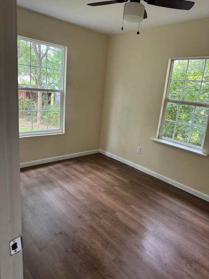172 Roosevelt Rd - Photo 7 of 9