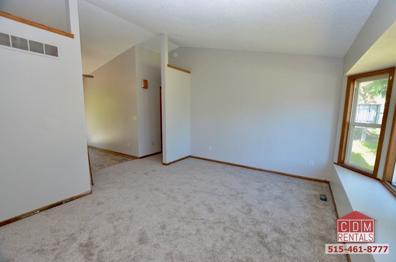 23 E Lally St - Photo 3 of 13