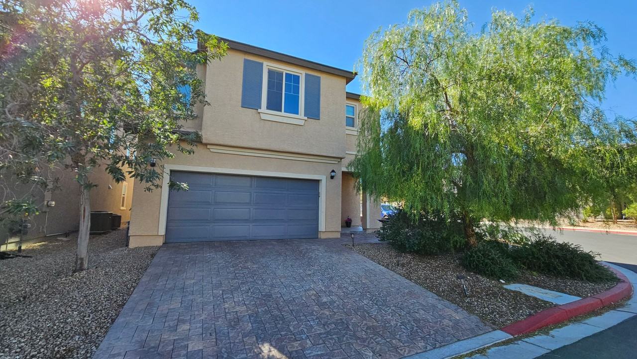 8685 Sparrow Desert Ave