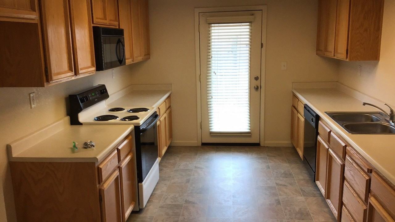 1014 Arbor Dr #1 - Photo 5 of 13