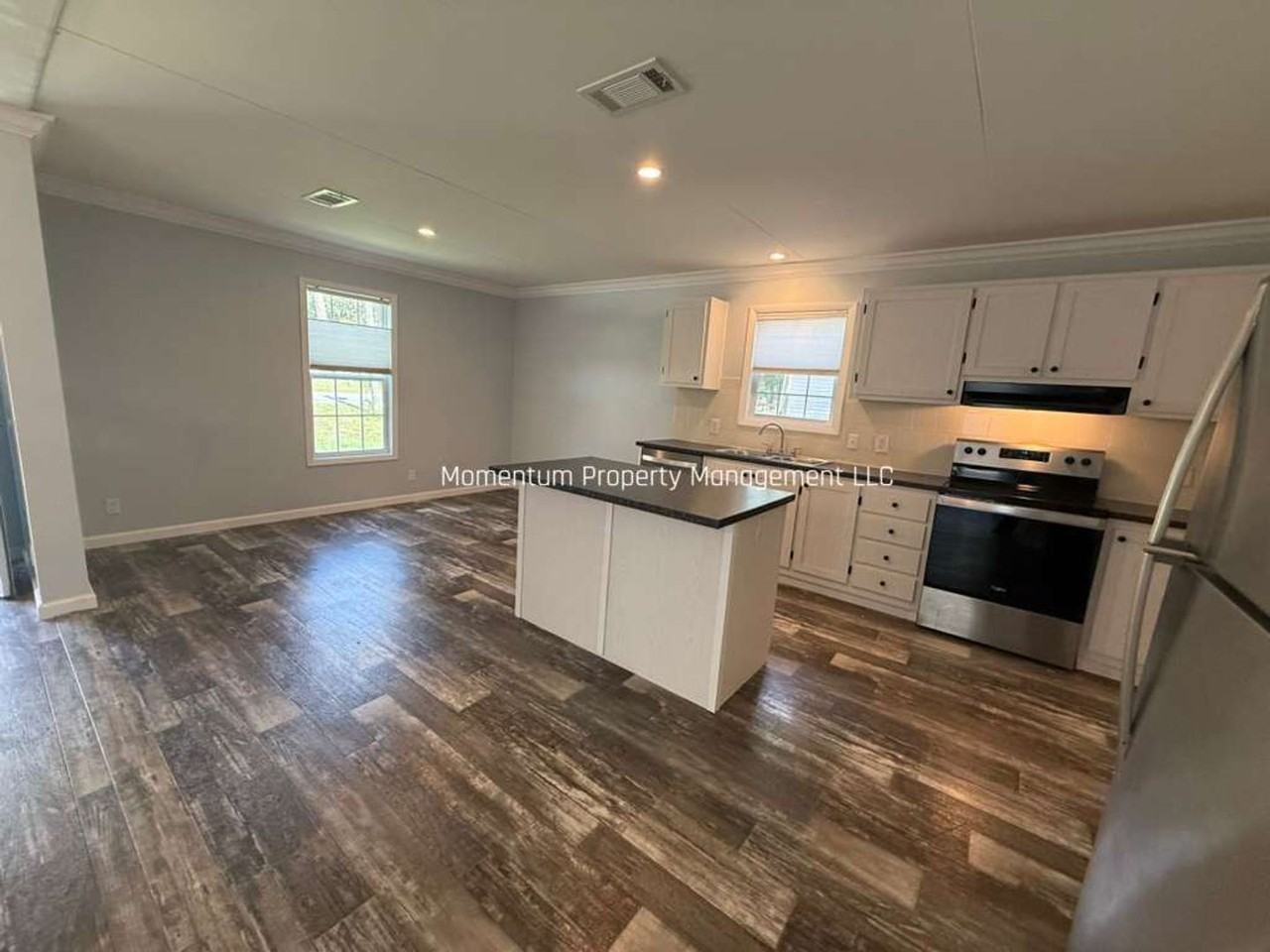 7040 Hilton Dr - Photo 2 of 12