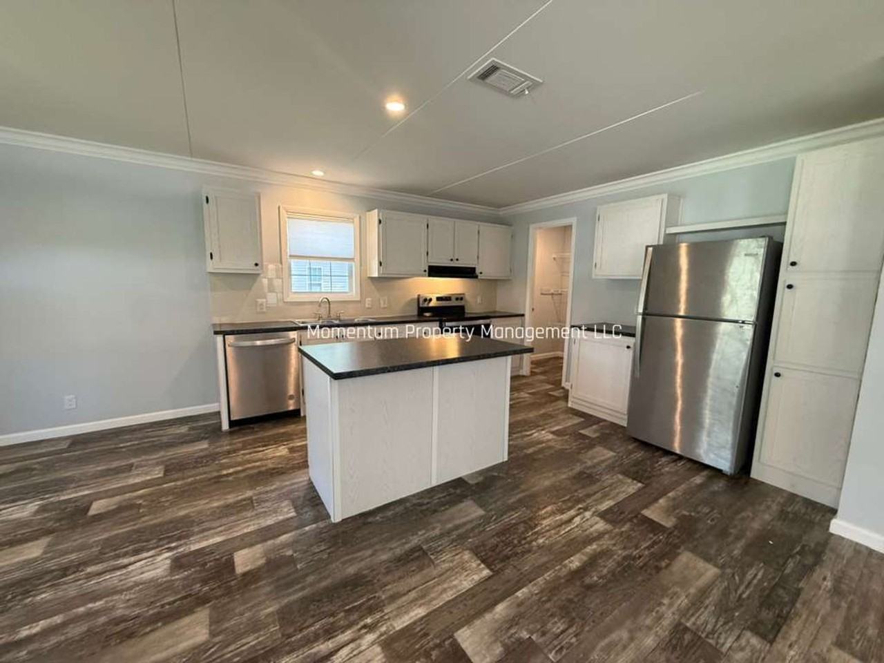7040 Hilton Dr - Photo 3 of 12