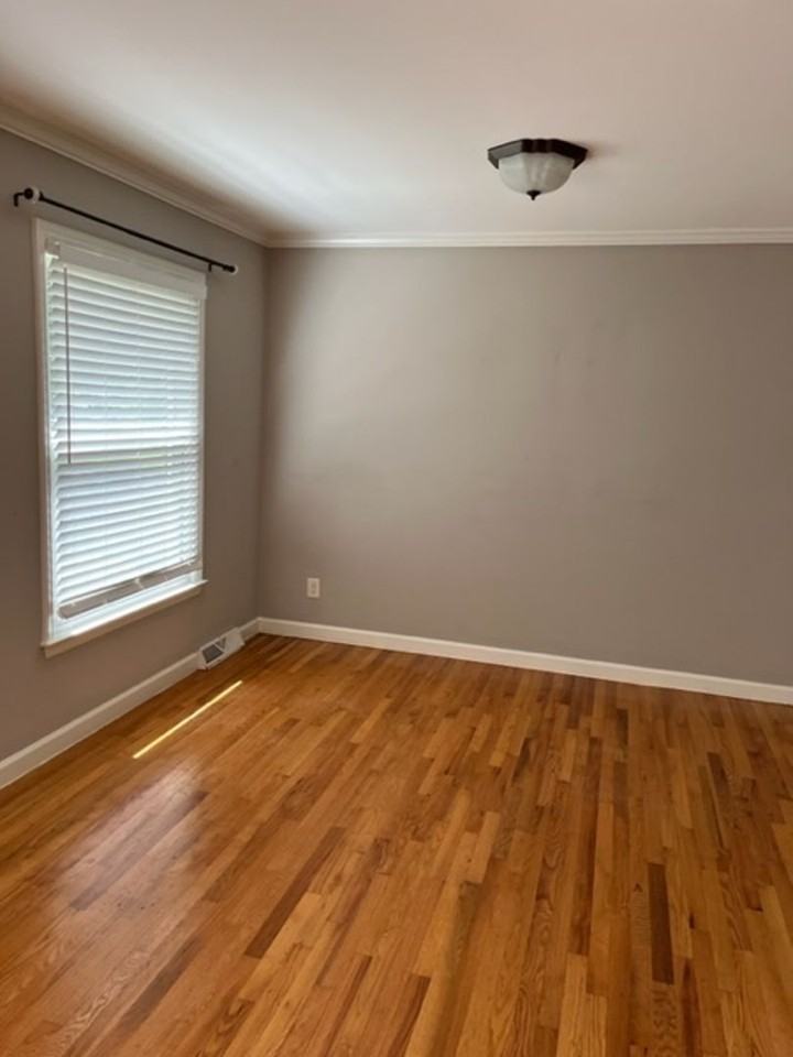 1502 Lafayette Ct - Photo 4 of 10